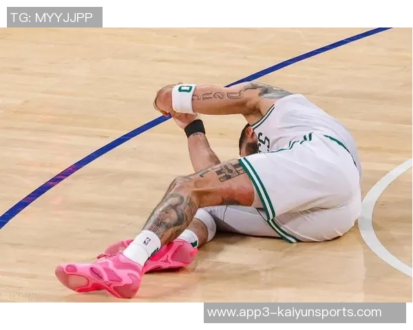 塔图姆分享惊艳扣篮视频引发热议鞋子成关键因素引发讨论