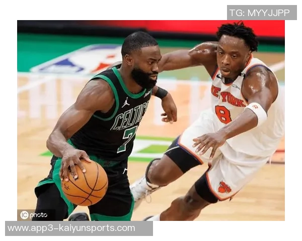 杰伦布朗12月场均32分表现引热议或与鞋子有关的背后故事 杰伦布朗12月场均32分表现引热议或与鞋子有关的背后故事