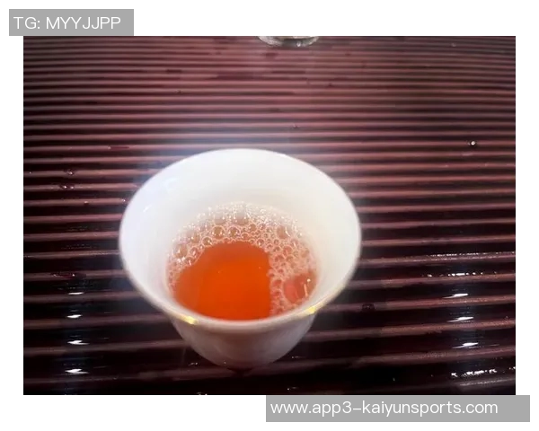 斯科尔斯艾特利马转变话题为表现喝茶不加糖的幽默瞬间