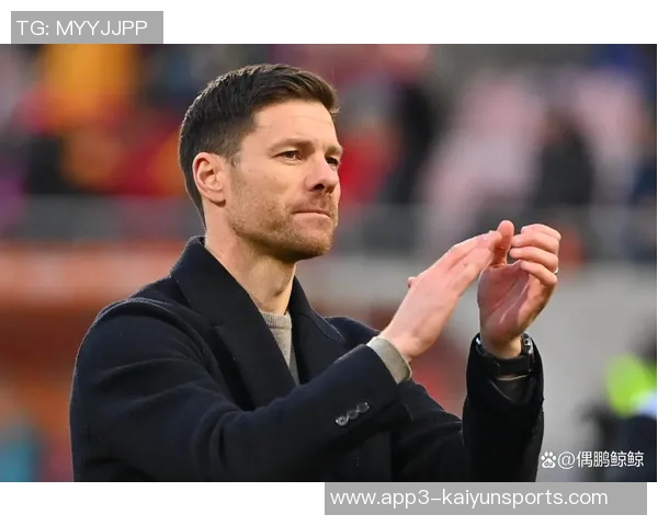 阿隆索与弗里克携手展望西超杯决战时刻共庆奖杯荣耀 阿隆索与弗里克携手展望西超杯决战时刻共庆奖杯荣耀