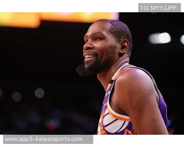 杜兰特幽默回应打球与刷推特的时间安排只需几秒钟轻松搞定 杜兰特幽默回应打球与刷推特的时间安排只需几秒钟轻松搞定