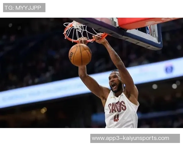 双塔联手展现统治力小莫布里与阿伦合砍32分21篮板8助攻助球队取胜 双塔联手展现统治力小莫布里与阿伦合砍32分21篮板8助攻助球队取胜